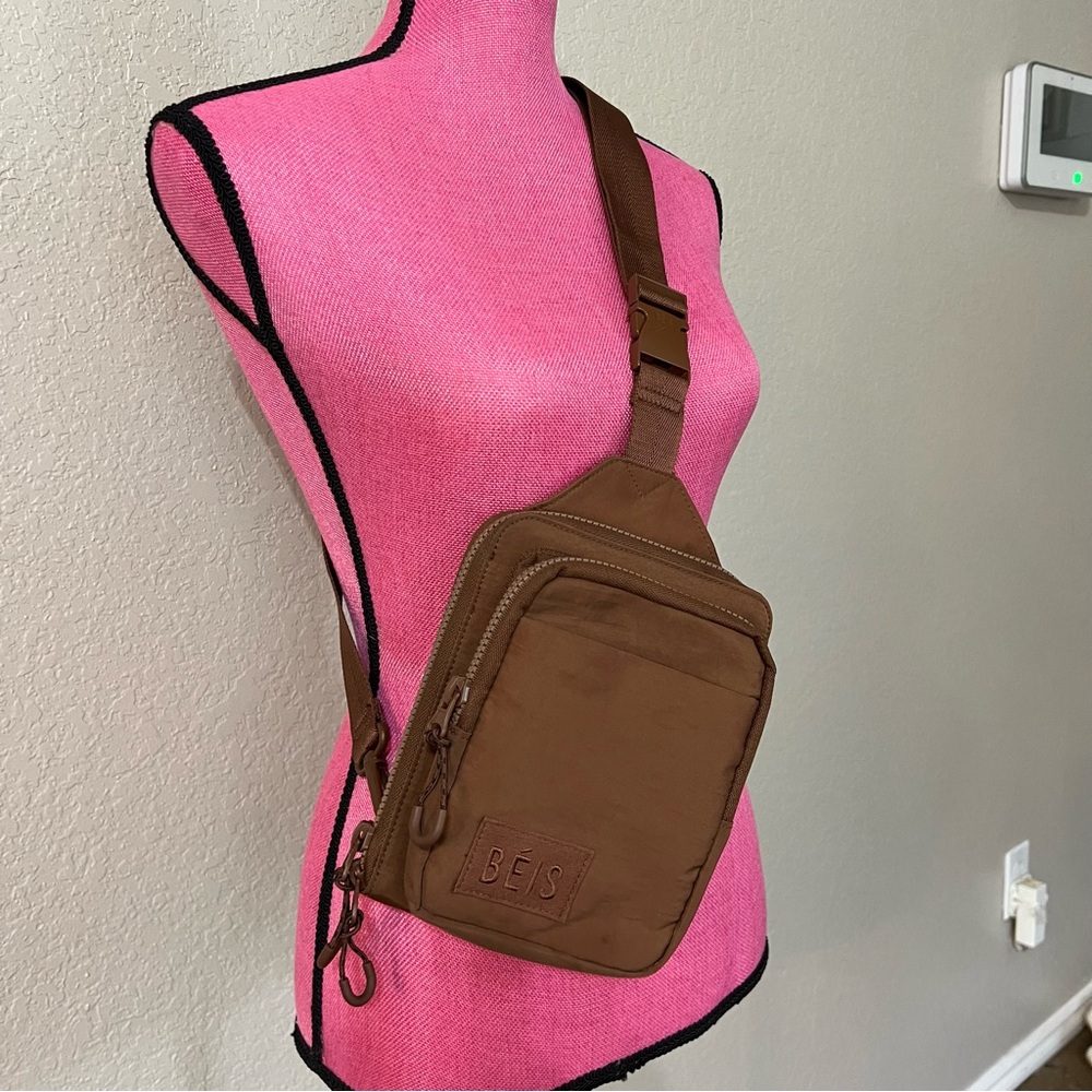 Beis Sports Sling Crossbody Bag - Maple
